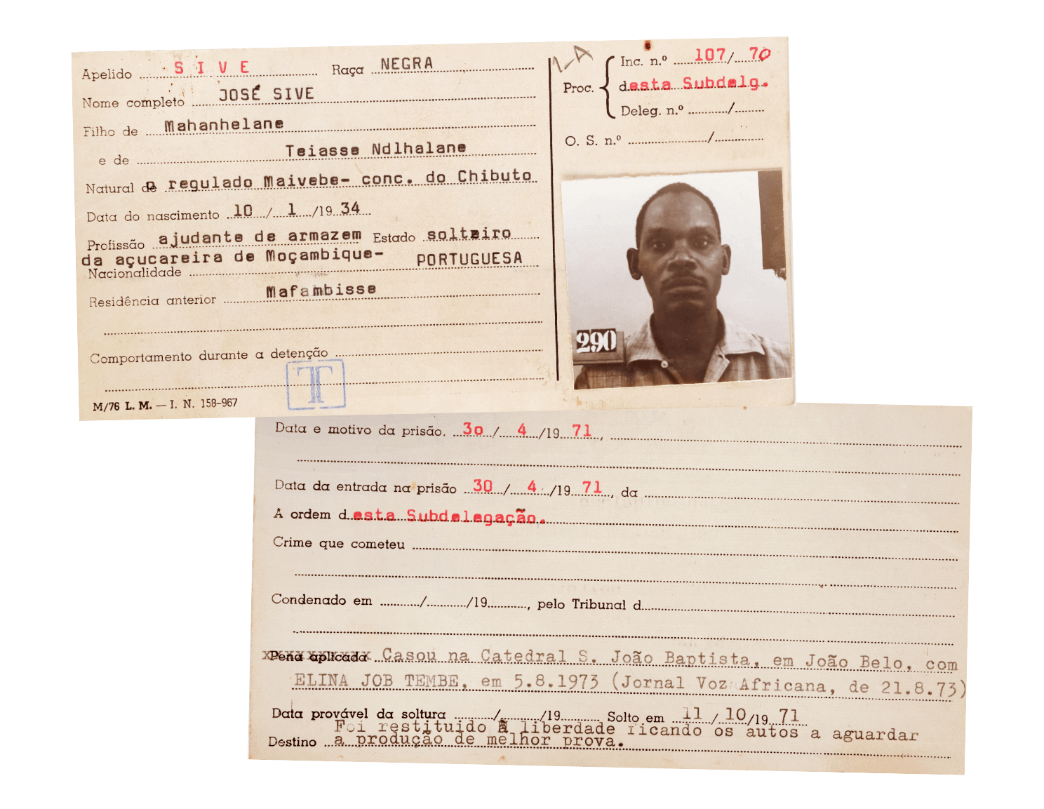 Ficha original de preso de José Sive agregada ao processo de investigação militar. No verso foram registadas informações sobre o seu casamento, colhidas numa edição de Agosto de 1973 do jornal “Voz Africana”